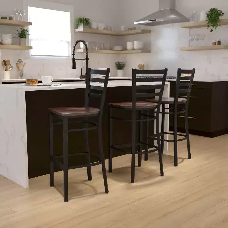 Sgabello da bar in metallo con schienale a scala per ristorante - Design classico, durevole, altezza bancone